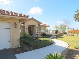 1678 Camino De Nog, Fallbrook CA  92028-4611 exterior