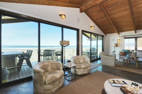 867 Mandalay Bch Rd, Oxnard CA 93035-1078 exterior