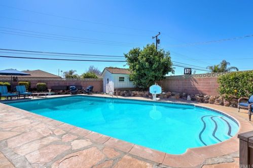 9854 Belfair St, Bellflower CA 90706-2404 exterior