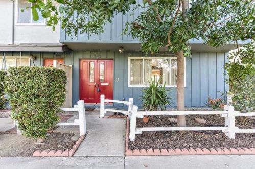 1407 Sycamore Ave, Tustin CA 92780-6279 exterior