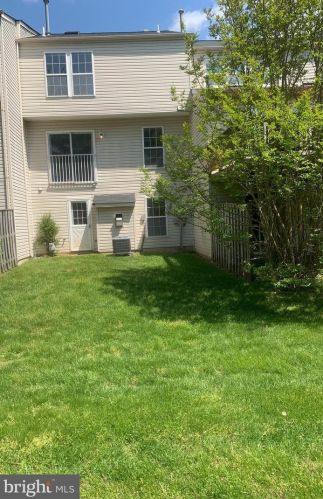 13504 Hayworth Dr, Rockville MD  20854-6395 exterior