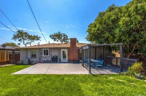 805 Un Ave, Fullerton CA 92831-2734 exterior