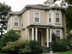 218 Melrose St, Newton, MA 02466-1119