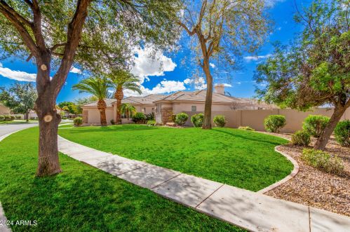 1642 Lynx Way, Chandler AZ 85249-3011 exterior