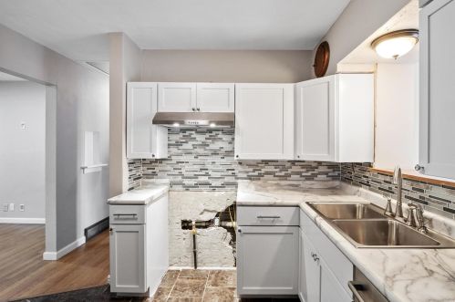 9562 Ldg Pole Ln, Saint Louis MO 63126-2160 exterior