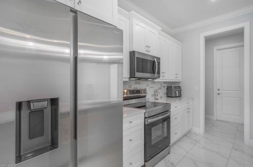 2571 41 Ave, Naples FL 34120-4882 exterior