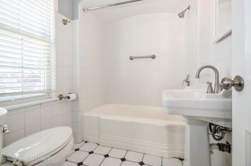 2041 74 Ct, Chicago IL 60707-3111 exterior