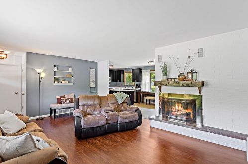 2557 Root River Pkwy, Milwaukee, WI 53227-1847