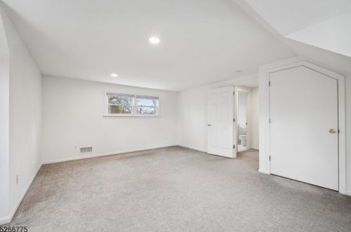 96 Fairmount Rd, Parsippany NJ 07054-3915 exterior