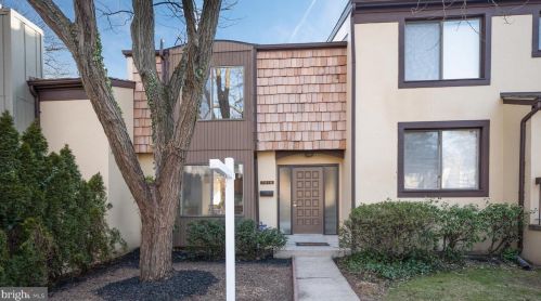 7818 Muirfield Ct, Rockville, MD 20854-4077