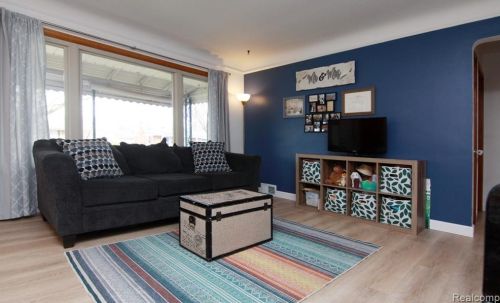 6566 Hawthorne St, Garden City MI  48135-2095 exterior