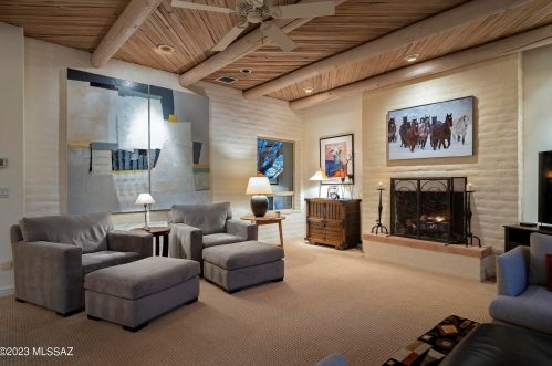 5300 Hacienda Del Sol Rd, Tucson AZ 85718-6054 exterior