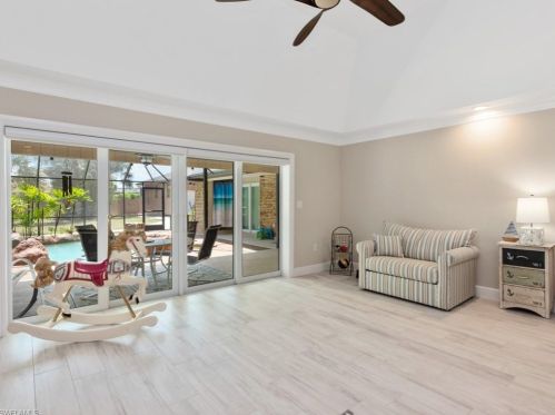 5501 Cynthia Ln, Naples FL 34112-5454 exterior