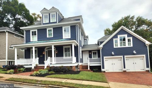 21 Groves Ave, Alexandria VA  22305-2508 exterior