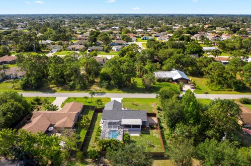 1025 Canary Ter, Fort Pierce, FL 34953-1818