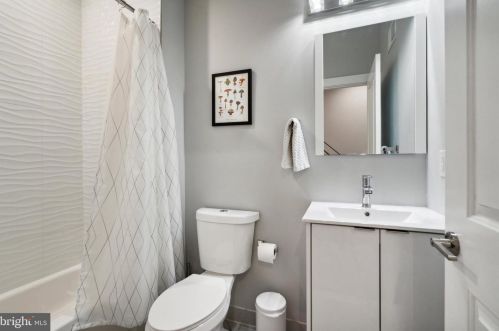 2649 Collins St, Philadelphia PA  19125-1408 exterior