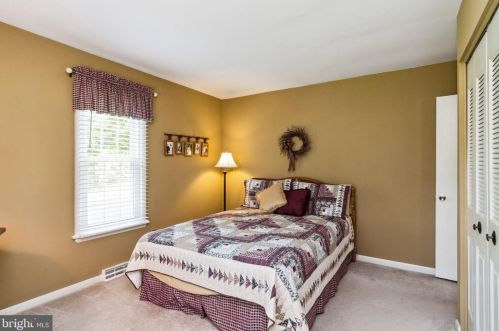 4020 Arjay Cir, Ellicott MD 21042-5635 exterior