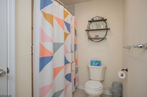 5 Cicely Ct, Sparta NJ  07871-8604 exterior