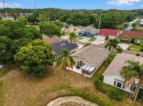 9616 Long Meadow Dr, Tampa FL  33615-1236 exterior