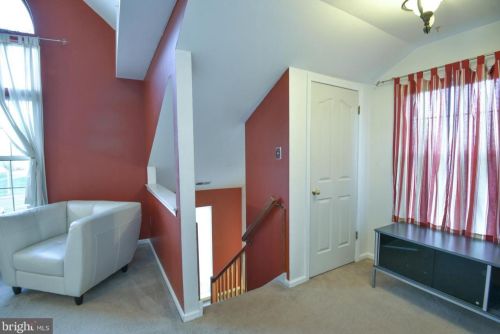 1208 Foxmeadow Dr, Limerick PA  19468-1555 exterior