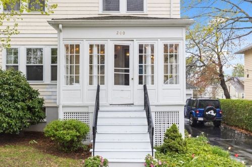 200 Chiswick Rd, Boston MA  02135-4609 exterior