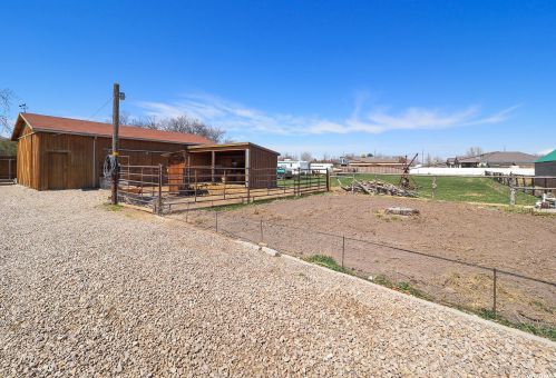 2820 7180, Taylorsville UT 84084-2921 exterior