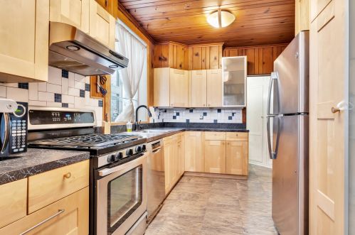 2311 Lunt Ave, Chicago IL  60645-4712 exterior