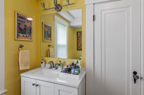 3 Broad Ave, Concord NH  03301-2734 exterior