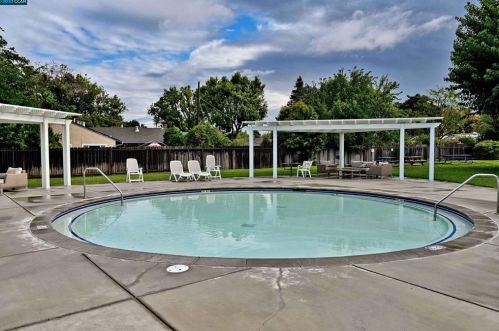 3231 Ida Dr, Concord CA  94519-2136 exterior