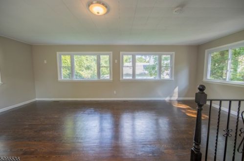 451 River Rd, Rahway NJ  07065-4203 exterior