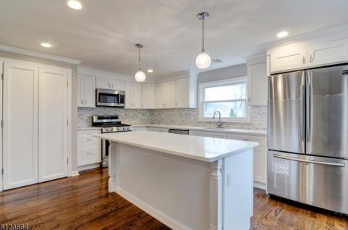 52 Mapes Ave, Springfield, NJ 07081-3218