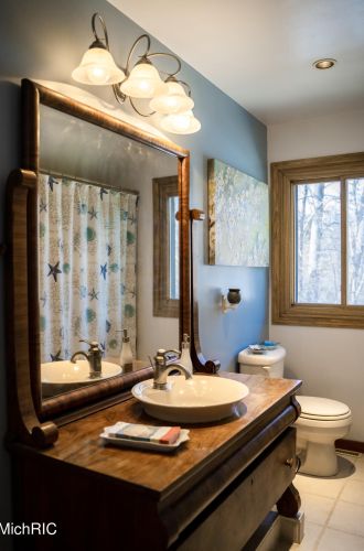 4206 Lk Frst Dr, Kalamazoo MI 49008-3309 exterior