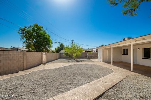 2925 42nd Ave, Phoenix AZ  85019-4323 exterior