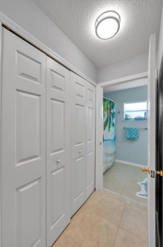 211 Kestor Dr, Fort Pierce FL 34953-5426 exterior