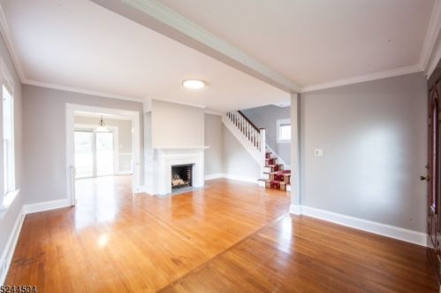 4 Oakcroft Ave, Montclair NJ  07043-1311 exterior