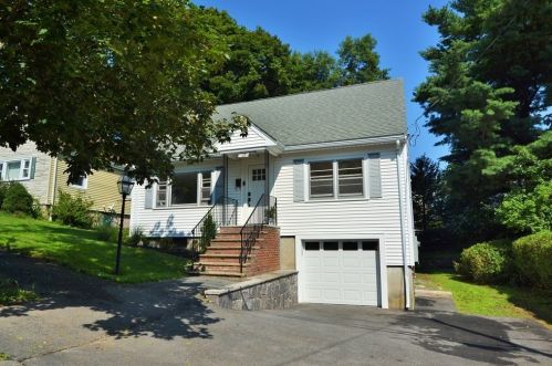 103 Dartmouth St, Lynn, MA 01904-1240
