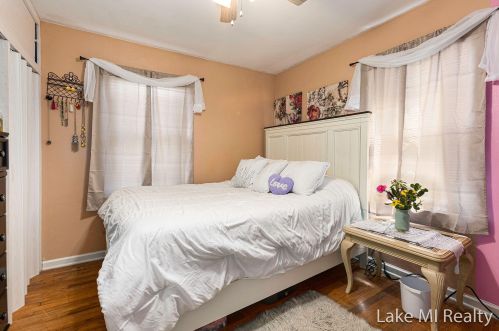 1134 Whiting St, Wyoming MI exterior