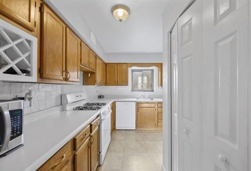 314 Frst Grn Dr, Moon Twp PA 15108-2763 exterior