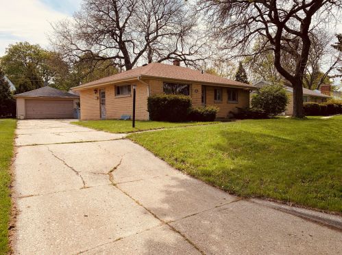 4165 Colgate Cir, Milwaukee, WI 53222-1735