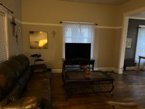 928 Pleasant St, Belding MI 48809-2252 exterior