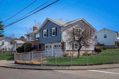 3 Dibiase St, Salem, MA 01970-1031