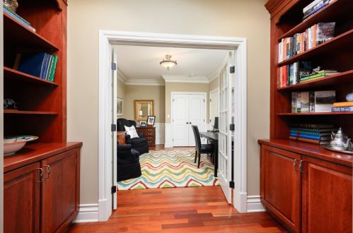 562 Linden Ave, Elmhurst IL 60126-4029 exterior