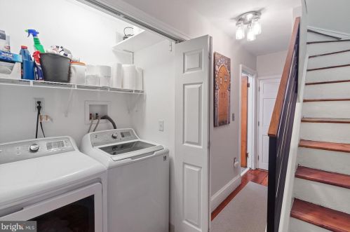 205 Carpenter St, Philadelphia PA 19146-2516 exterior