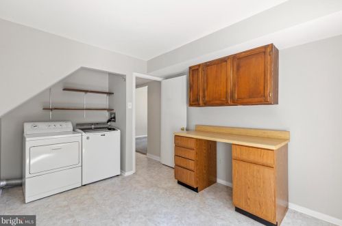 1921 Dundee Rd, Rockville MD exterior