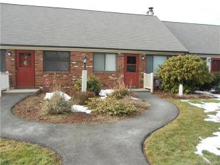 7 Dannys Way, Wallingford CT  06492-4710 exterior