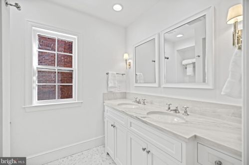 3324 Reservoir Rd, Washington DC  20007-2311 exterior