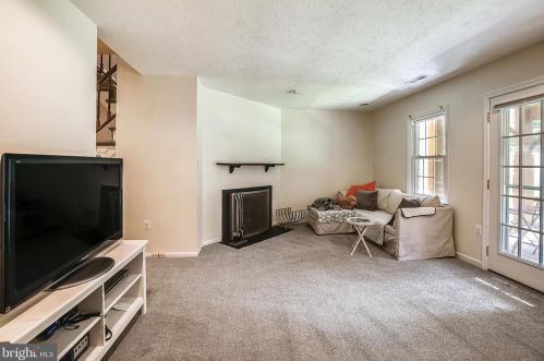 7707 Heatherton Ln, Rockville MD  20854-3212 exterior