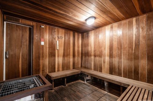 2525 Date St, Honolulu HI  96826-5437 exterior