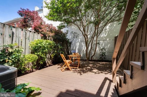 145 U St, Washington DC 20001-2338 exterior