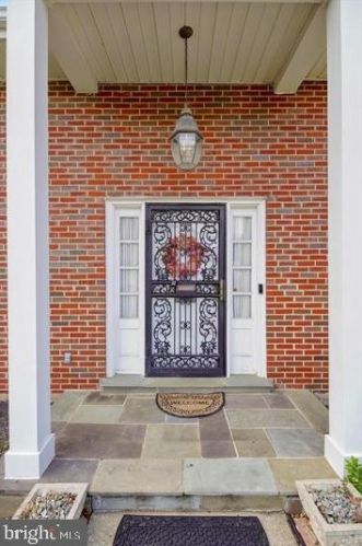 220 Grandin Ave, Rockville MD  20850-1640 exterior